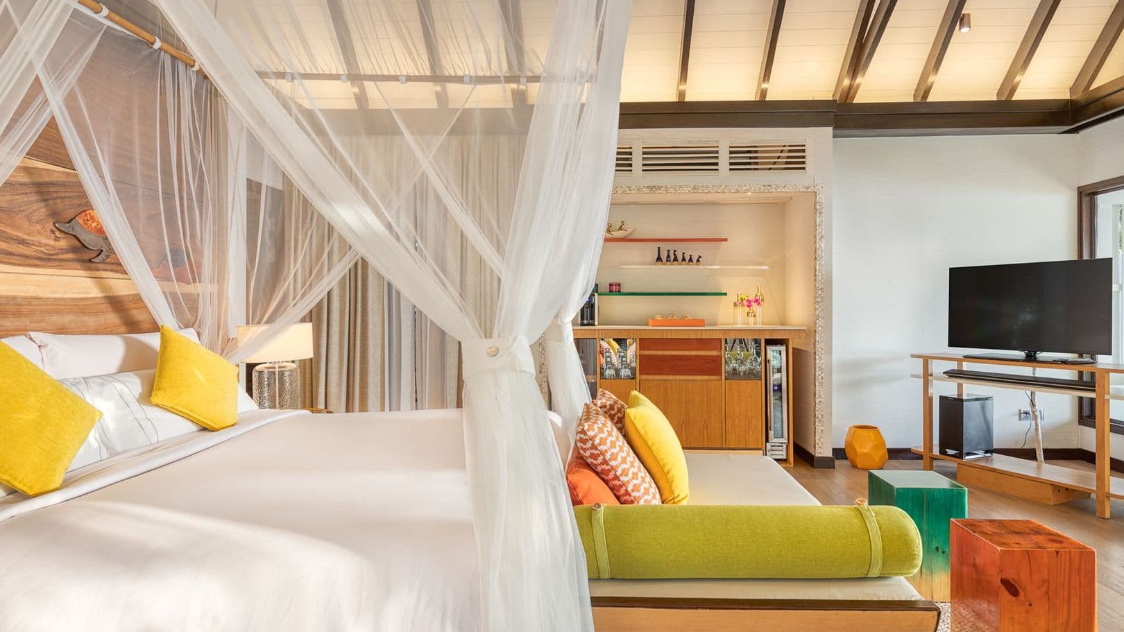 Maldives luxury Earth villa with pool, perfect for a relaxing getaway.