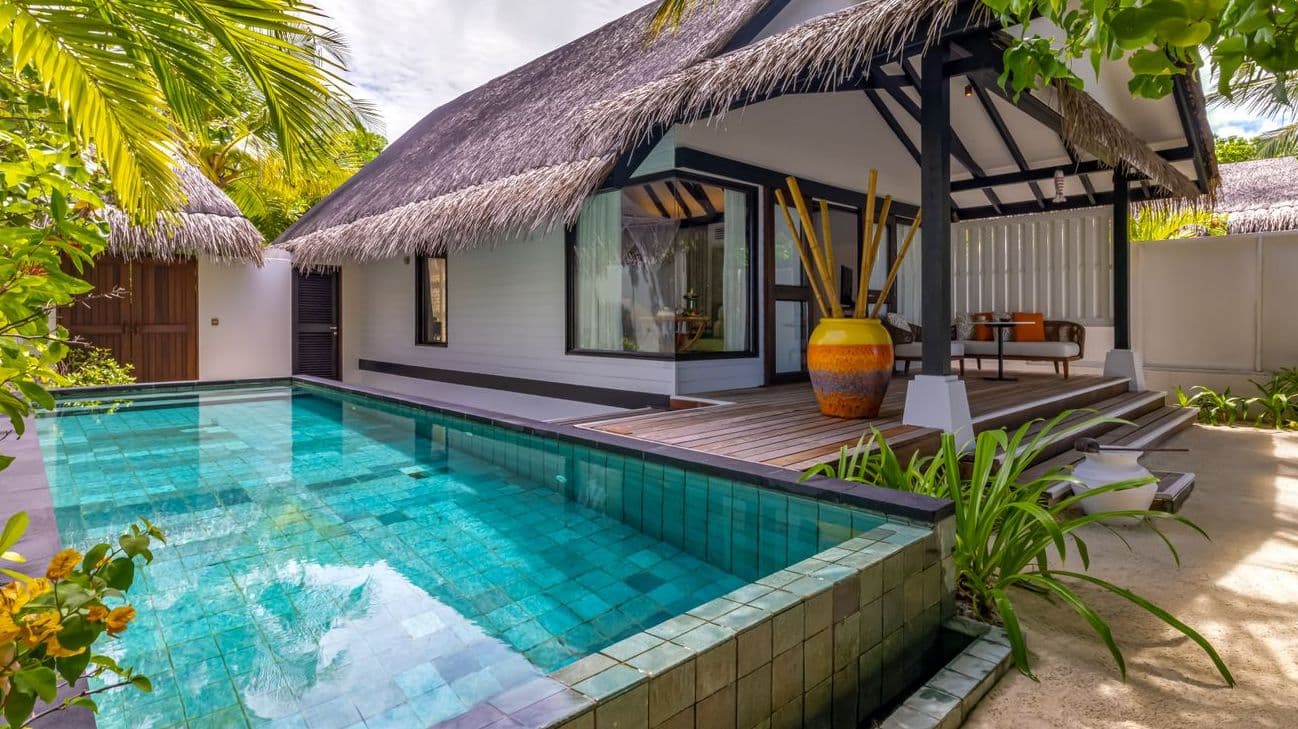 Maldives luxury Earth villa with pool, perfect for a relaxing getaway.